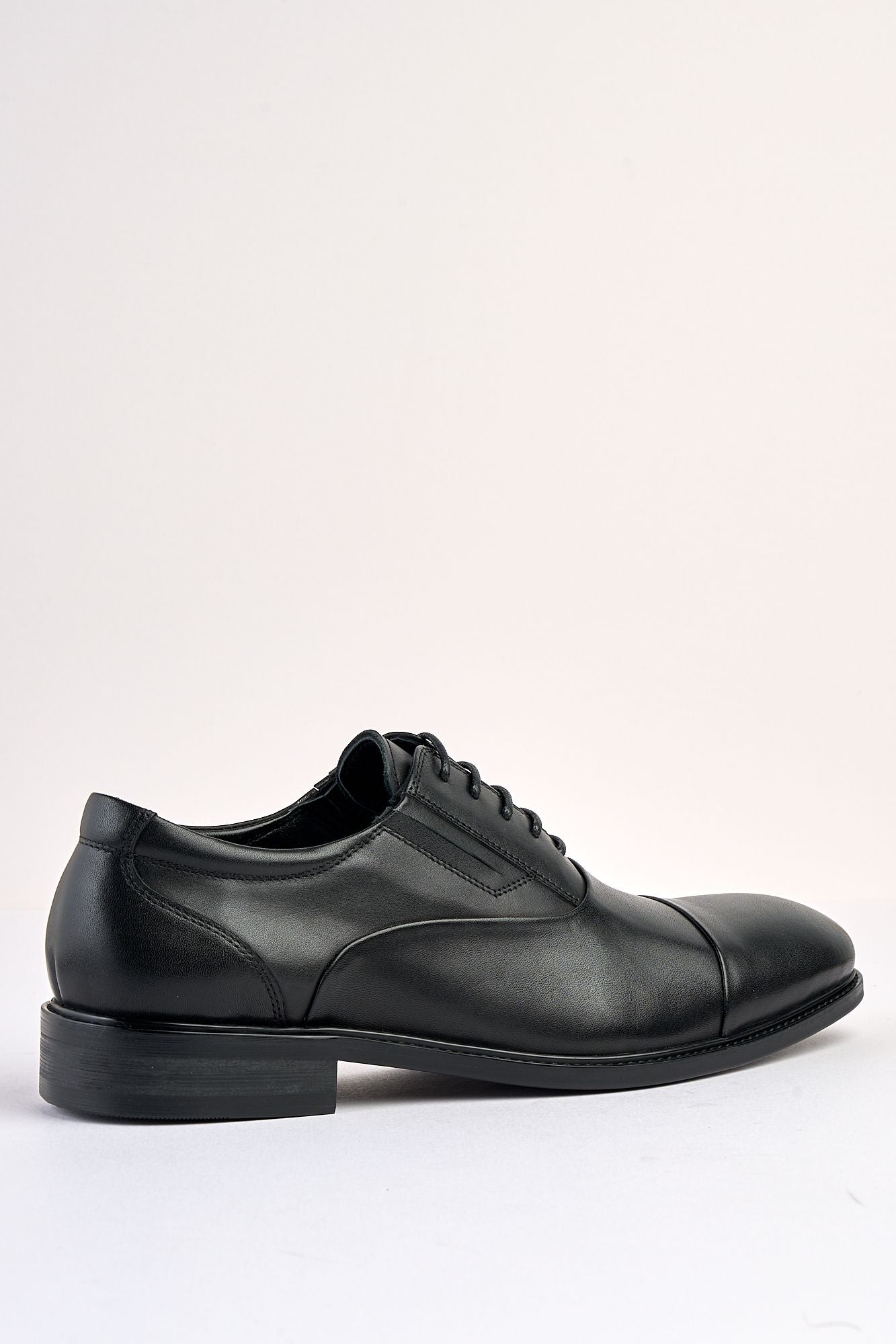 Regal Black Laced Shoe