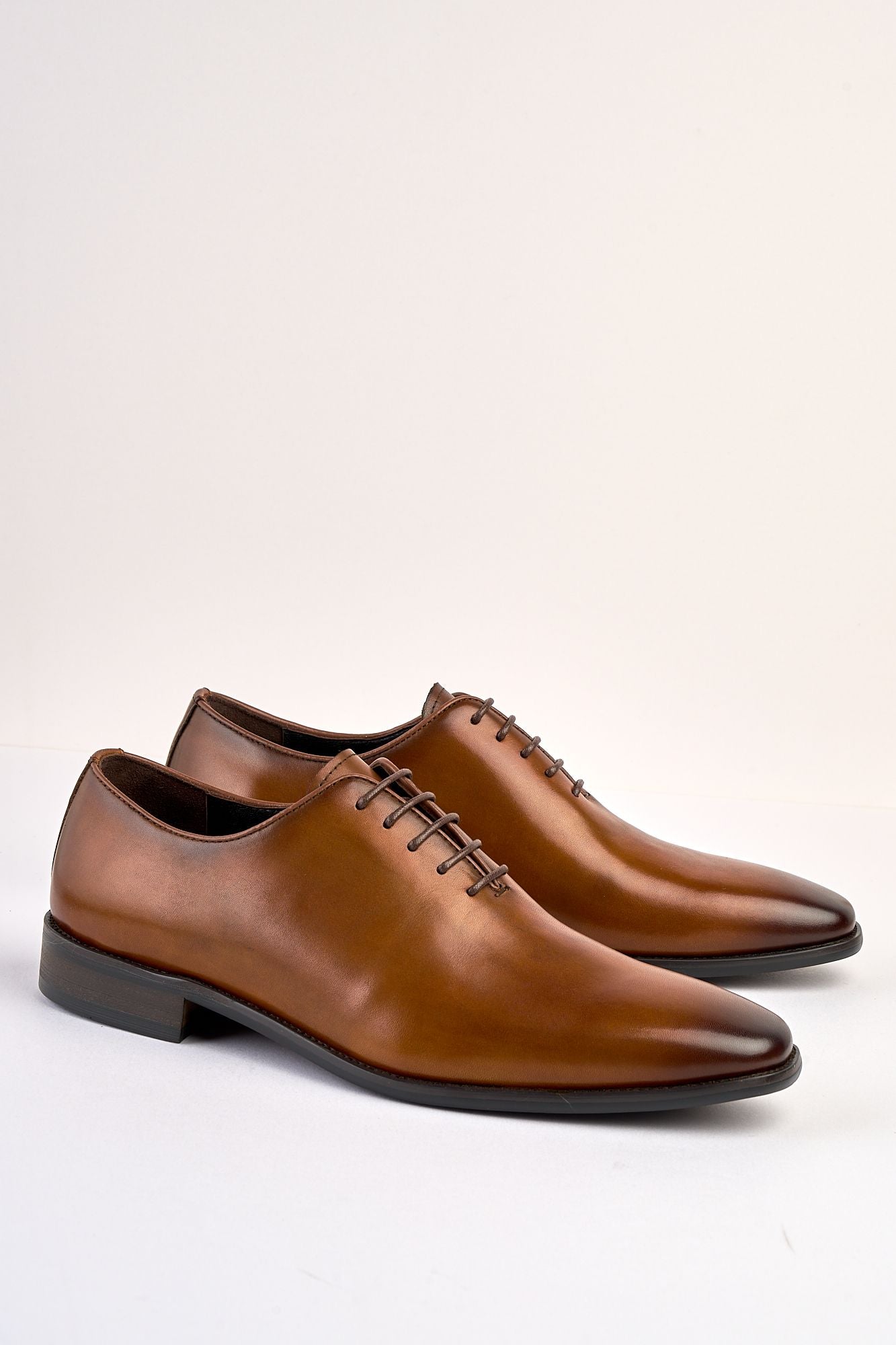 Claudio Tan Laced Shoe