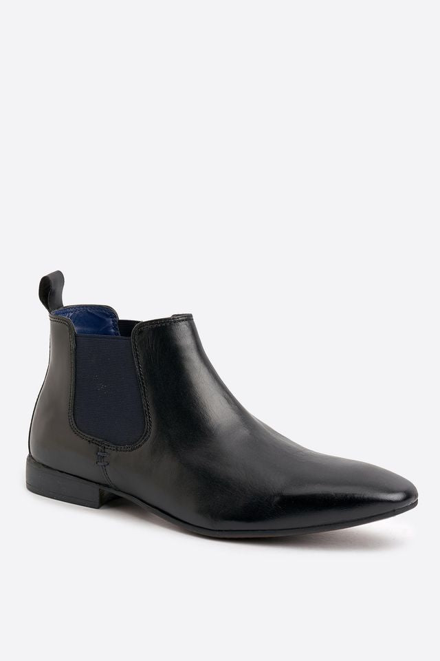 Carnaby Black