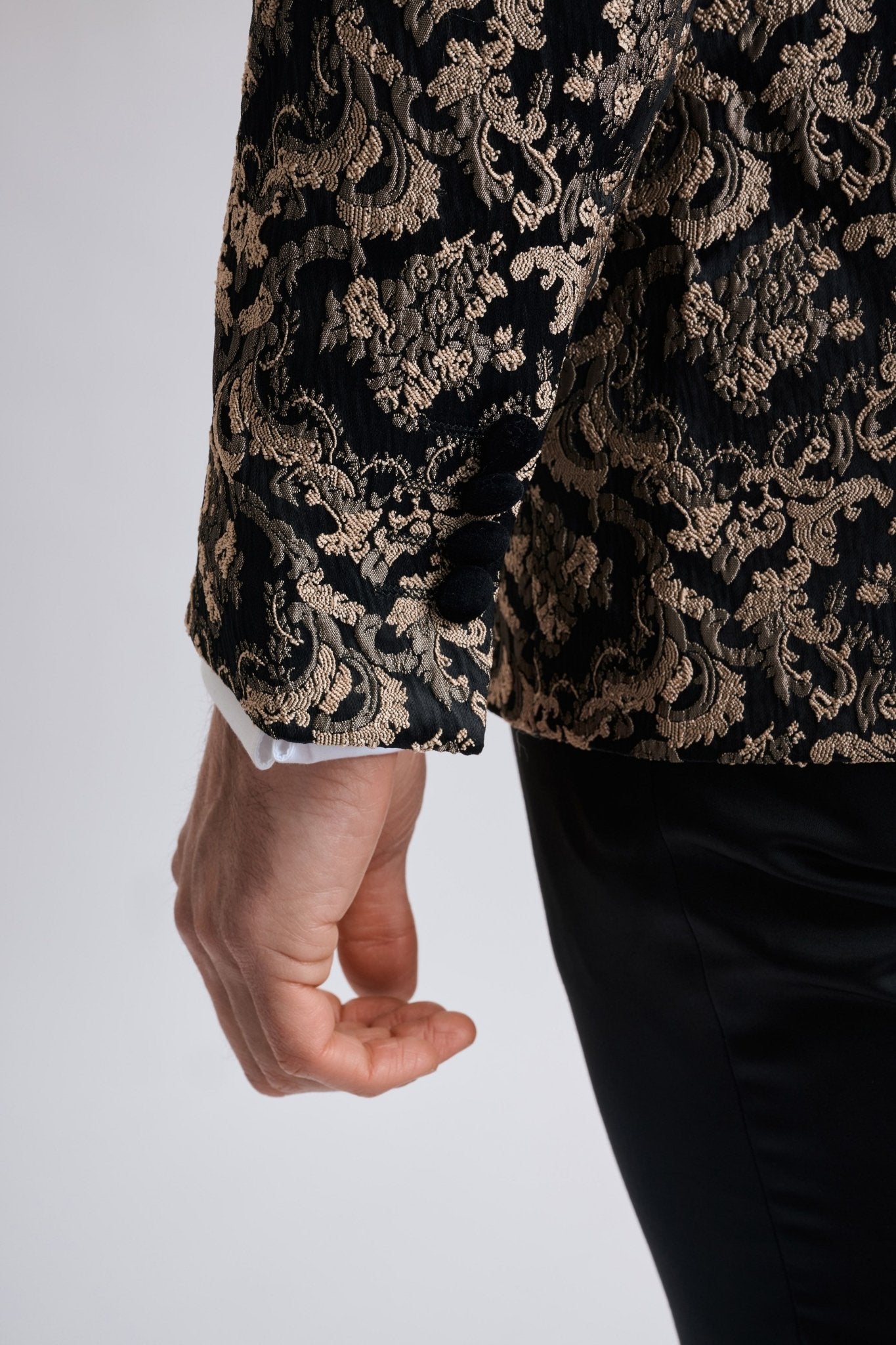 Leo Gold Pattern 3 Piece Suit