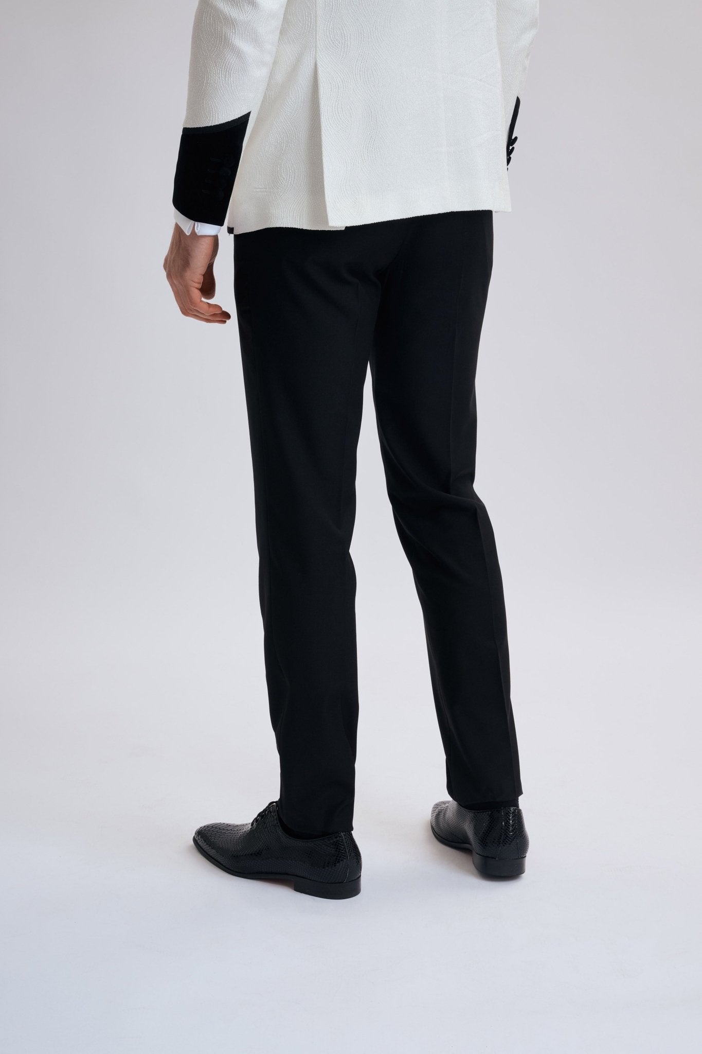 Verga 3 White Piece Tuxedo