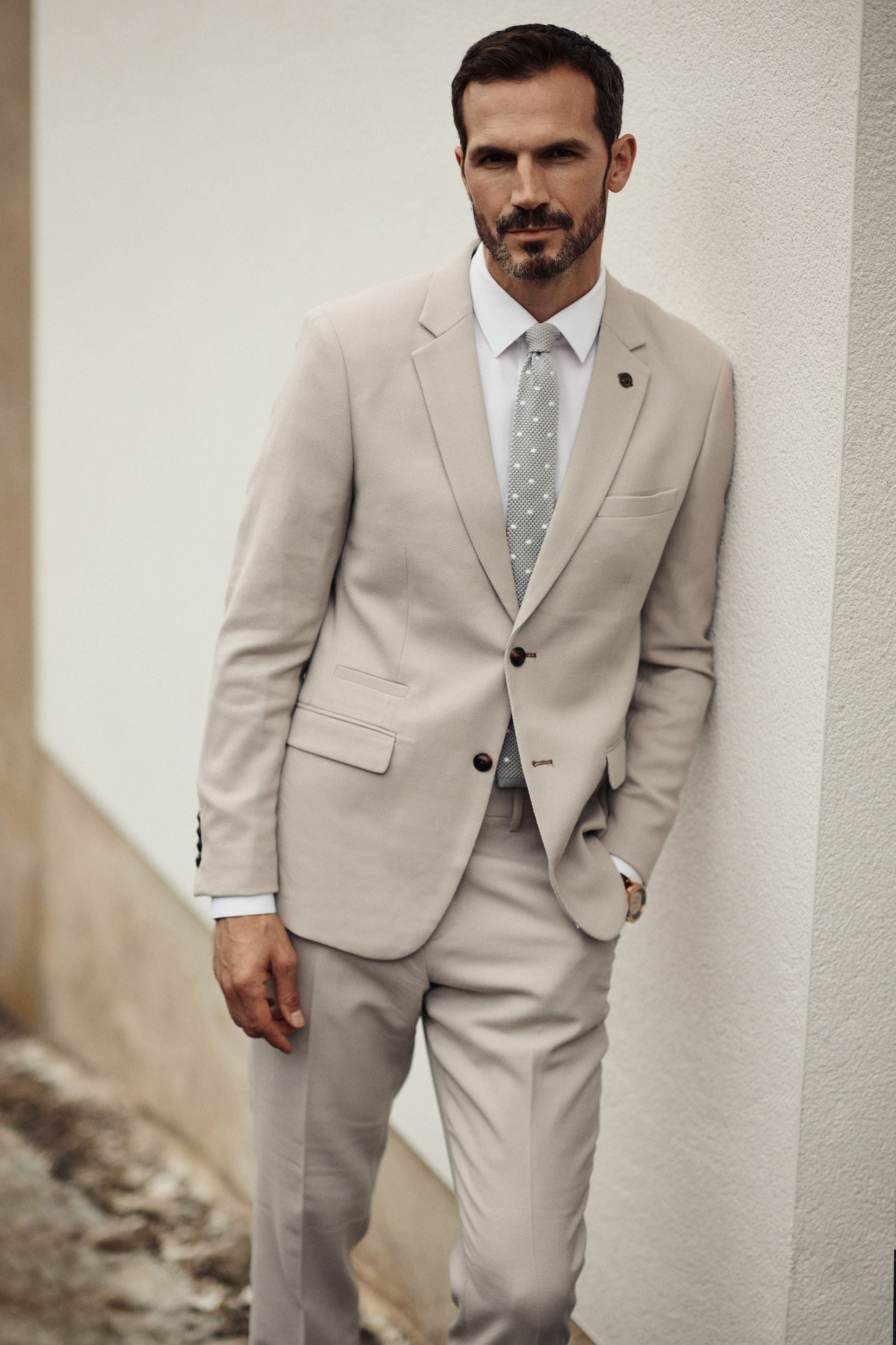 AW23