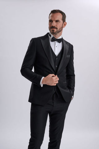 Giovani Black Three Piece Tuxedo