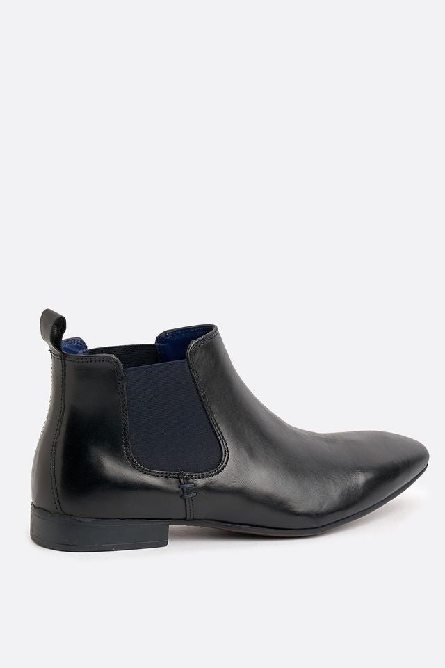 Carnaby Black