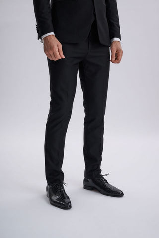 Giovani Black Three Piece Tuxedo