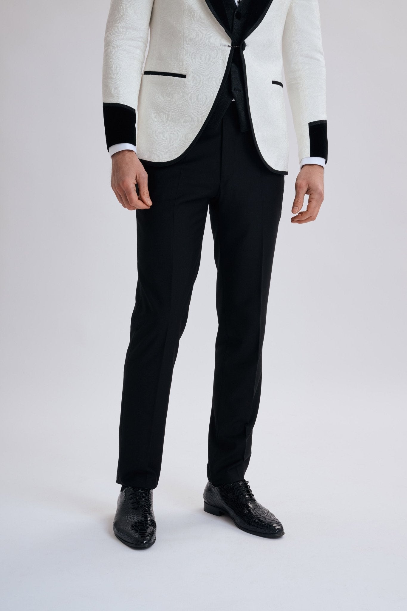 Verga 3 White Piece Tuxedo