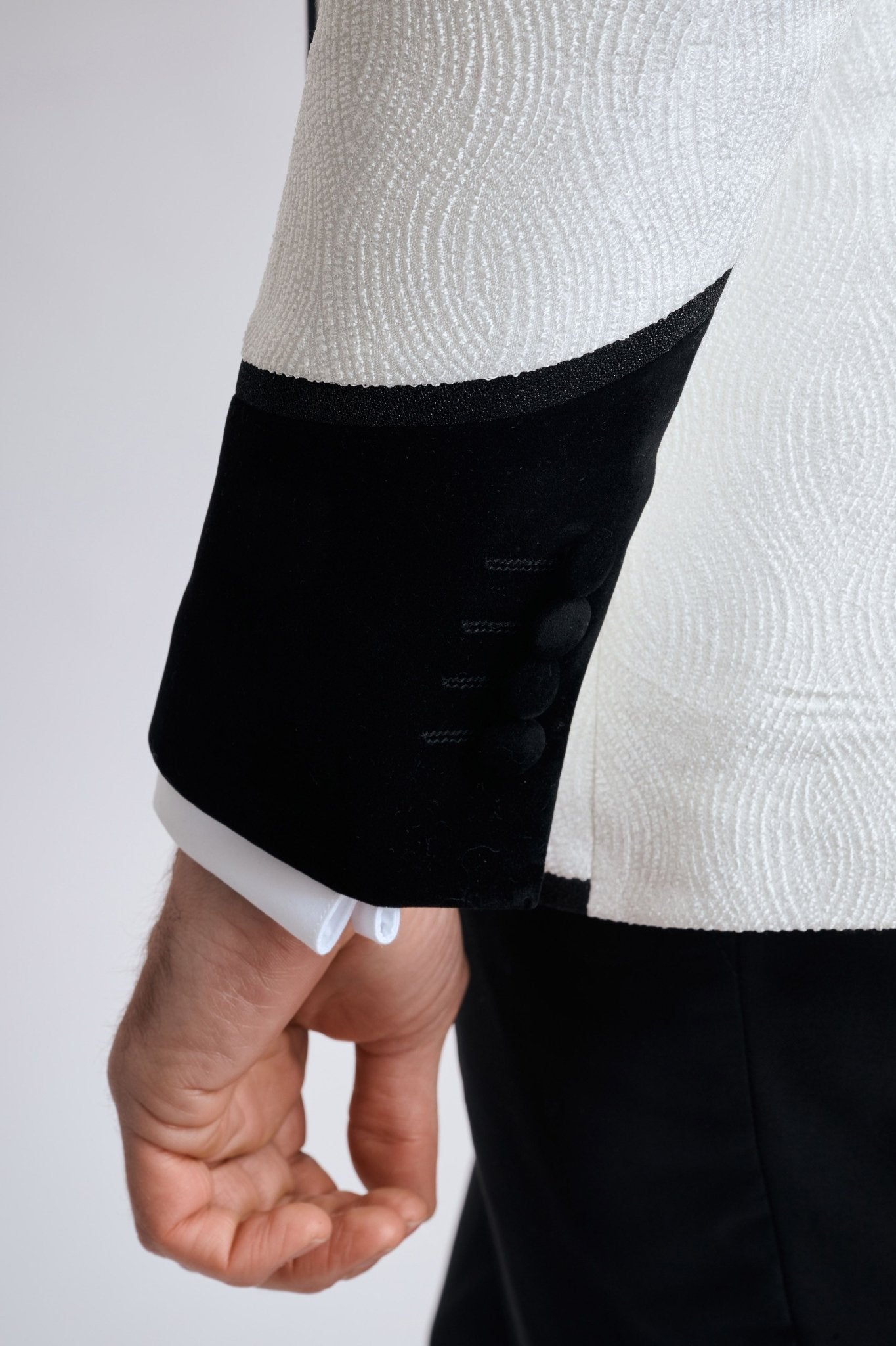 Verga 3 White Piece Tuxedo