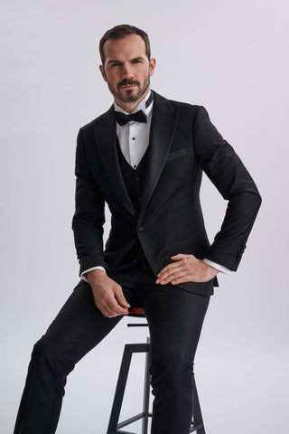 Giovani Black Three Piece Tuxedo