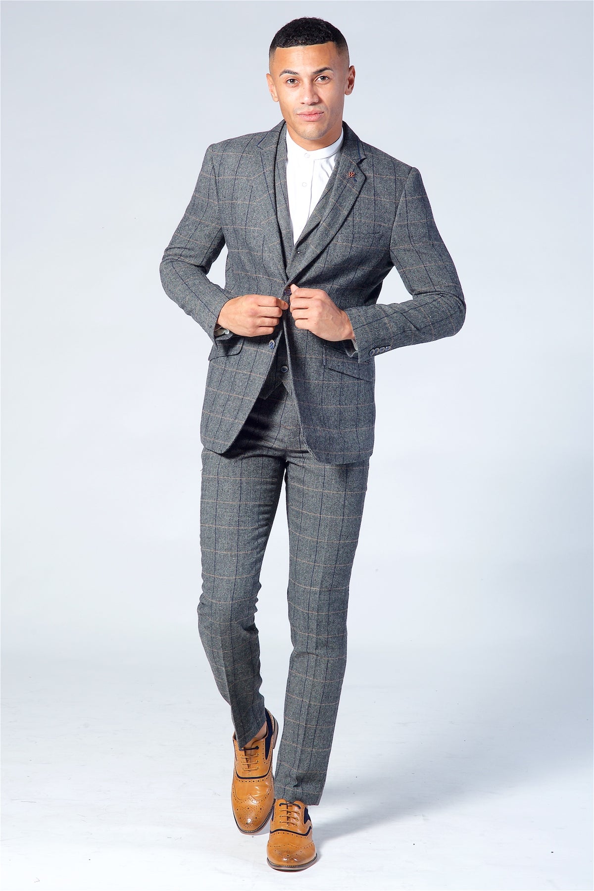 Cavani Albert Tweed Three Piece Suit Short