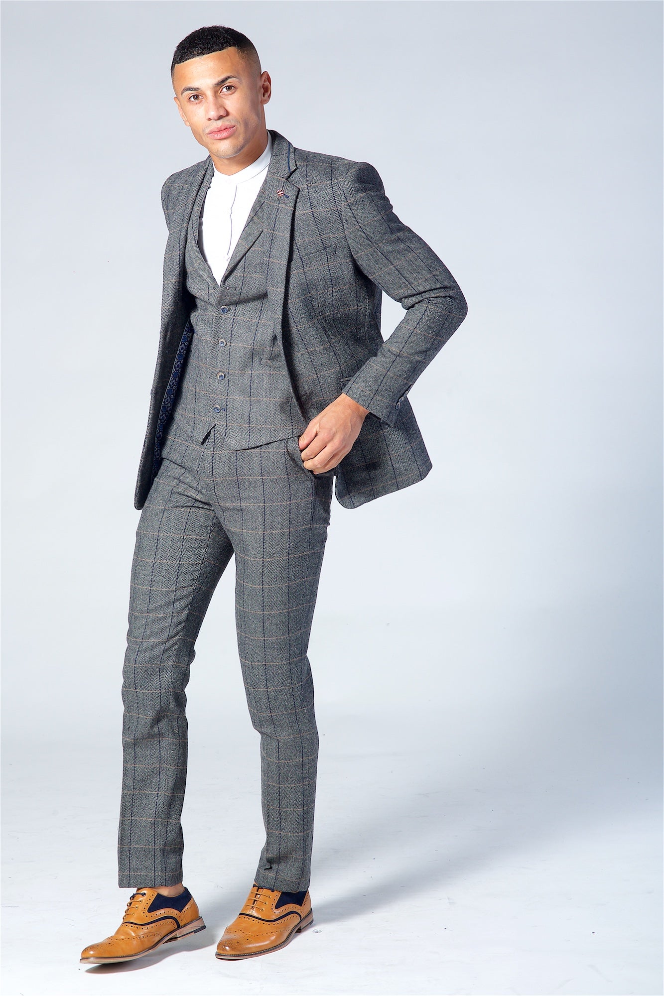 Cavani Albert Grey Tweed Three Piece Suit